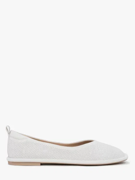 Велюровые туфли Estro белые