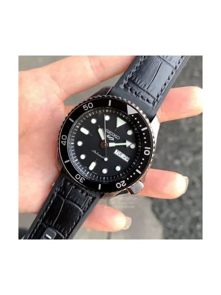 Hodinky Seiko strieborná