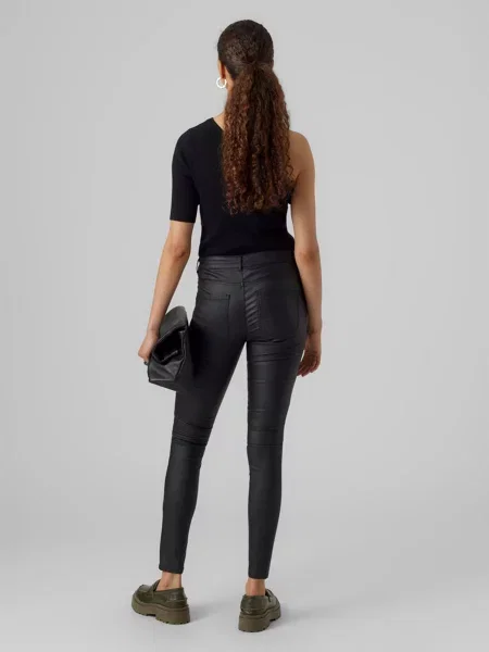 Зауженные джинсы Vero Moda черный