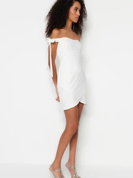 Večernja haljina Trendyol siva