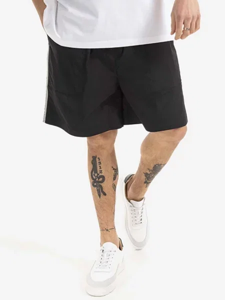 Tom Wood pantaloni scurți Achille Shorts Water Repellent bărbați negru