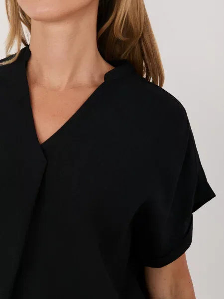 Bluzka Sublevel z krótkim rękawem czarna