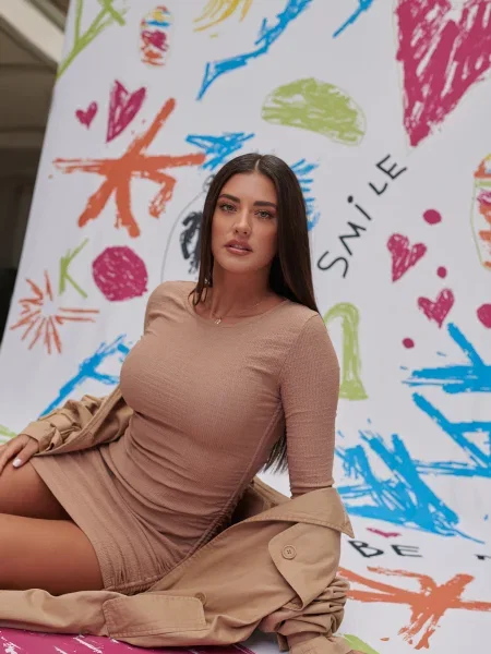 ABOUT YOU x Antonia Rochie Ina șamoa