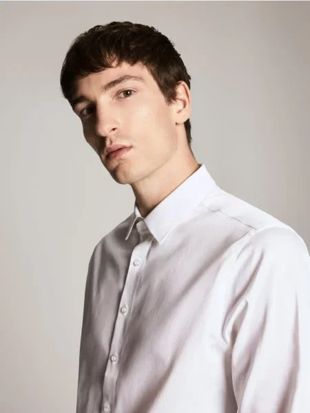 Reserved Cămașă slim fit cu conținut ridicat de alb