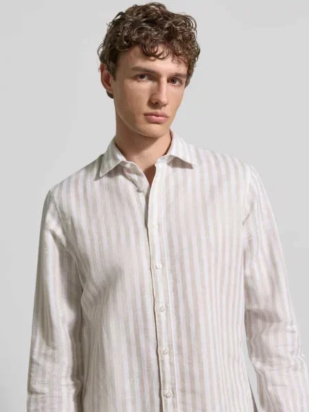 Koszula biznesowa z mieszanki lnu o kroju slim fit z kołnierzem kent Jake*s beżowy