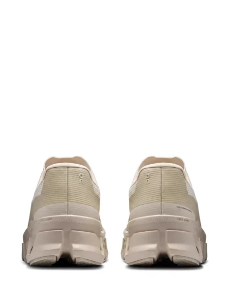 Sneakerși On