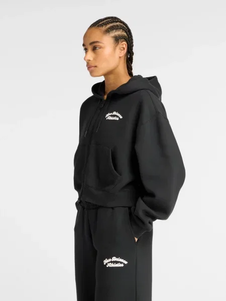 Свитер New Balance черный