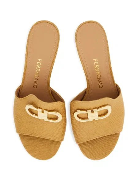 Šľapky Ferragamo
