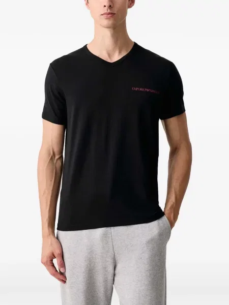 Тениска Emporio Armani с принт с V-образно деколте червено