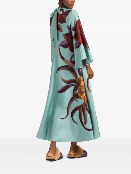 Sukienka midi La Doublej w kwiatki z nadrukiem do kolan niebieska