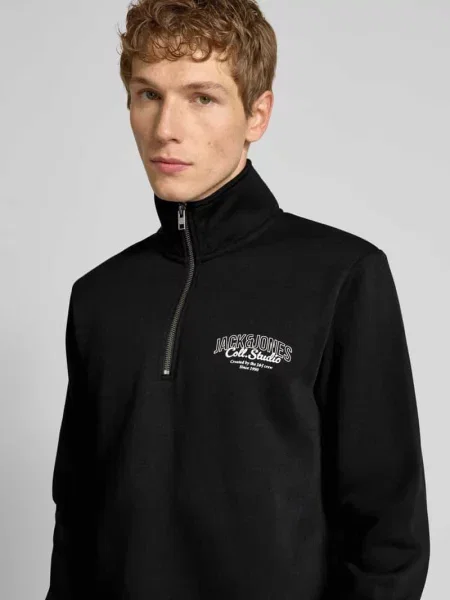 Bluza ze stójką model ‘AKOTO’ Jack & Jones czarna