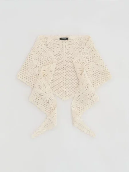 Căciulă Reserved cu broderie