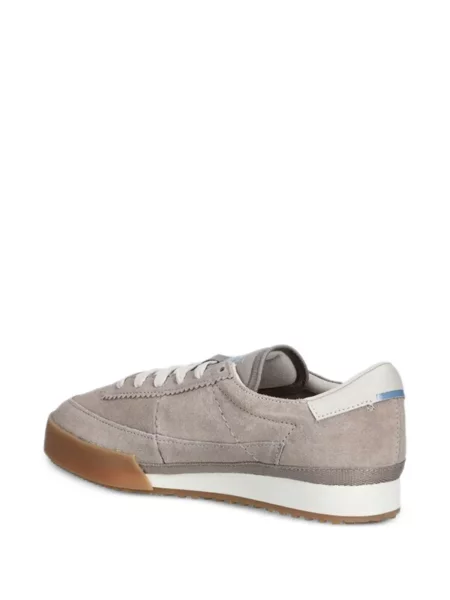 Sneakerși Lacoste din piele de căprioară gri