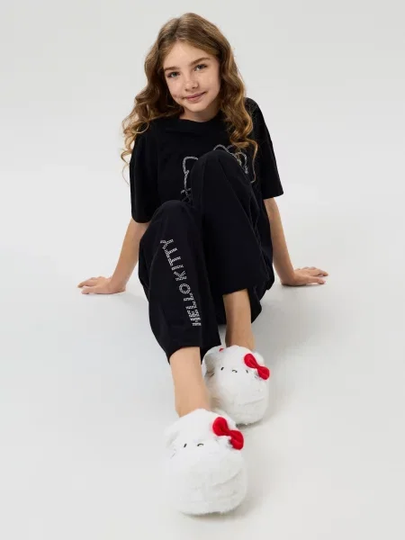 Sinsay Plyšové pantofle Hello Kitty bílá