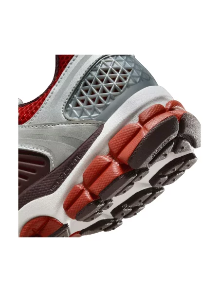 Tenisky Nike Vomero červená