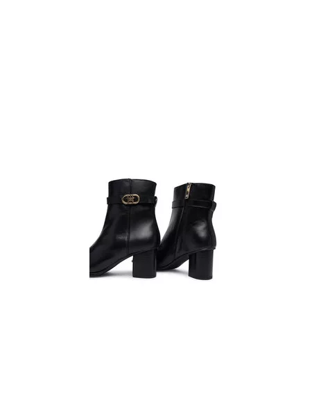Polokozačky Tommy Hilfiger Th Strap Leather Block Heel Boot černá