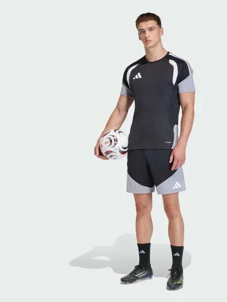 Спортивные шорты Adidas черные