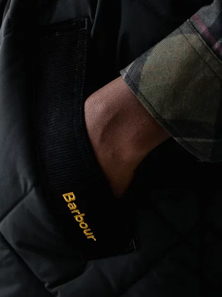 Barbour стьобана куртка Tanfield
