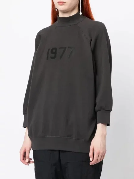 Суитчър Fear Of God Essentials с принт сиво