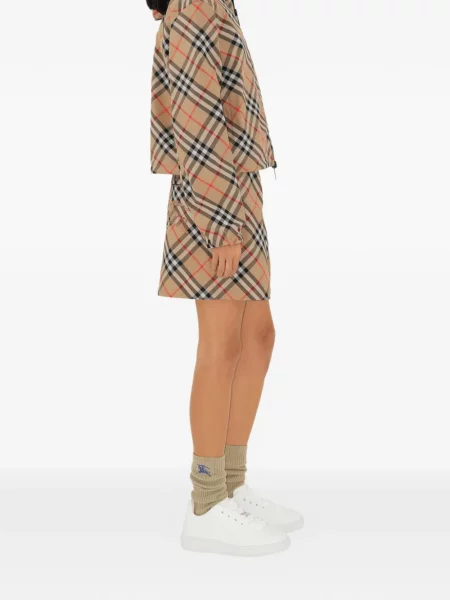 Geacă Burberry în carouri