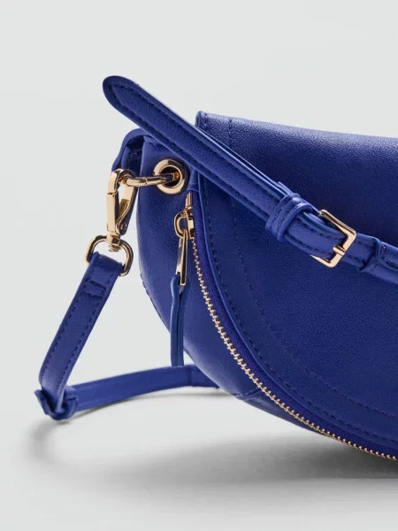 Torebka na ramię z imitacji skóry półokrągły fason electric blue Kobieta uniwersalny MANGO niebieska