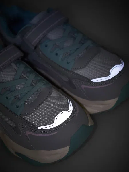 Кроссовки Reserved серые