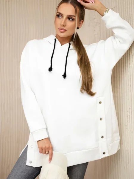 Bluza Kesi z ćwiekami ocieplana biała