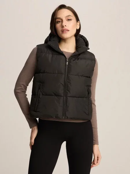 Жилет з утеплювачем DIVERSE чорний