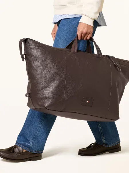TOMMY HILFIGER Cestovní taška čokoládová hnědá