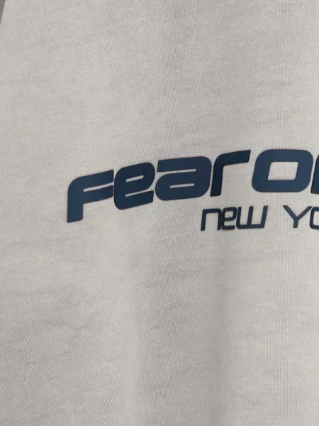 Суитчър Fear Of God Essentials с принт сиво
