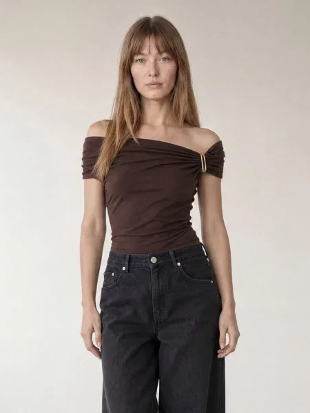 ARMIE Top The Julia Broche Slim-Fit Top' rjava