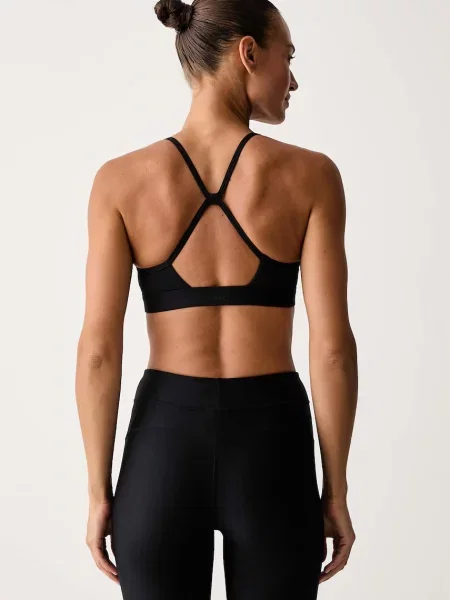 Under Armour спортен сутиен Strappy Bralette черно