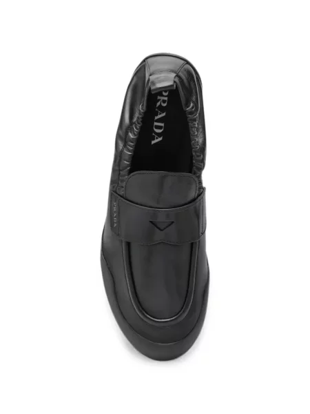 Pantofi loafer Prada din piele negru