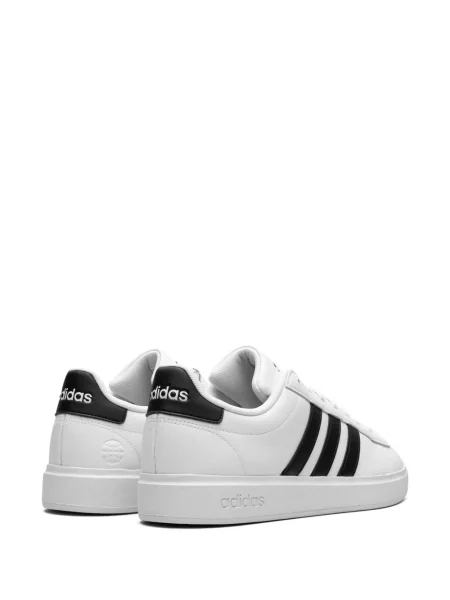 Puntíkaté tenisky Adidas Dame bílé