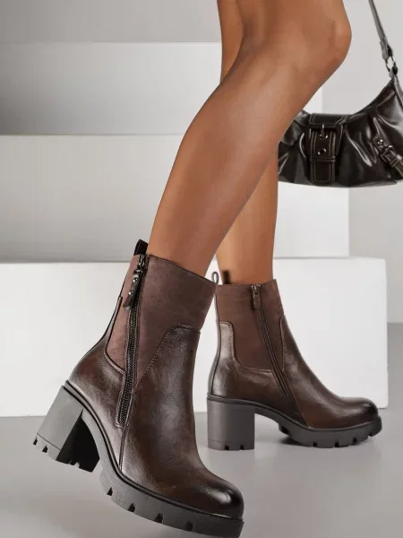 Botine maro