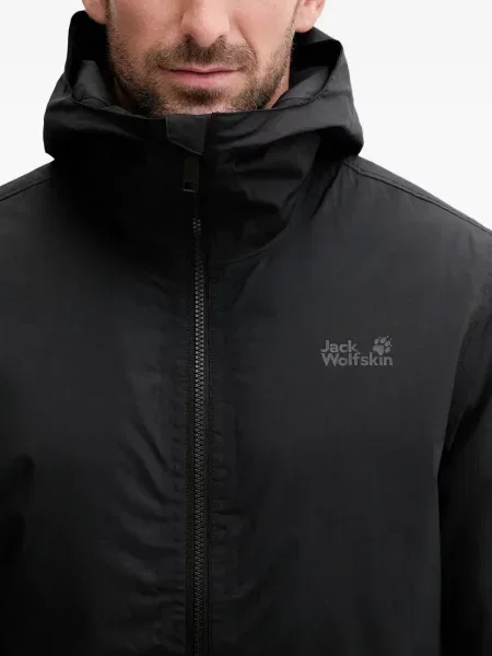 Geacă Jack Wolfskin cu glugă negru