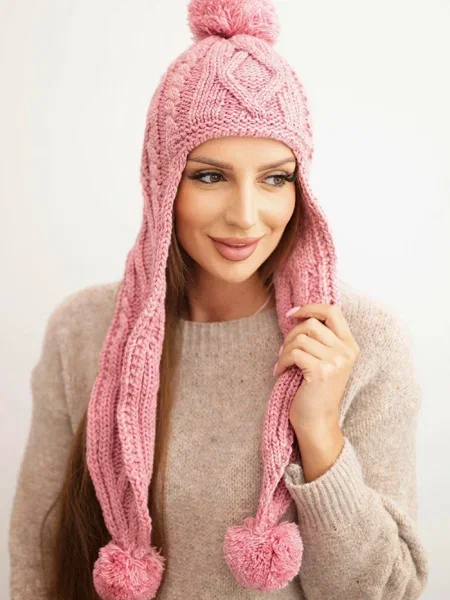 Căciulă Kesi cu pompoane roz