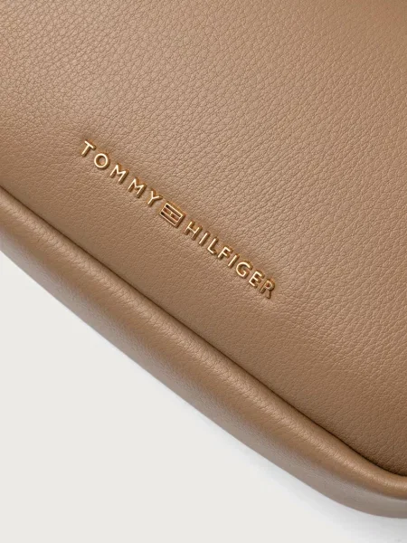 Tommy Hilfiger чанта crossbody дамска от имитация на кожа ESSENTIAL бежово