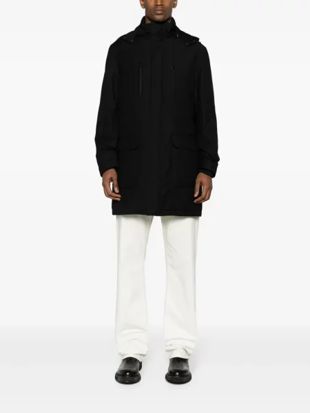 Paltas Corneliani izoliuoti juoda