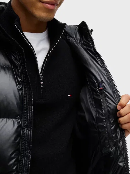Пуховик Tommy Hilfiger с капюшоном черный