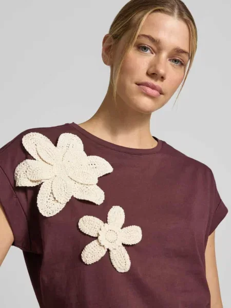 T-shirt z aplikacjami i okrągłym dekoltem Christian Berg Woman