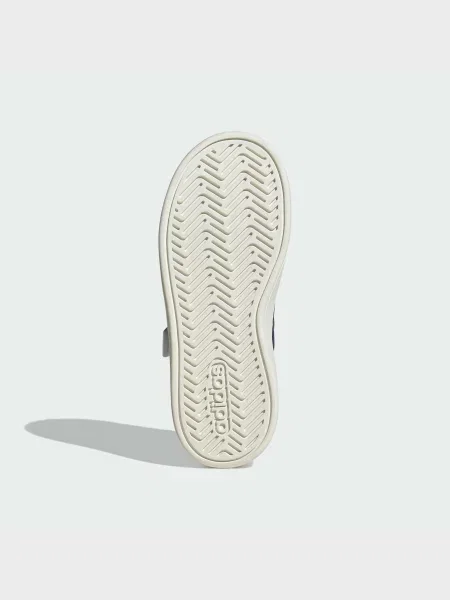 Детские кроссовки Adidas белые