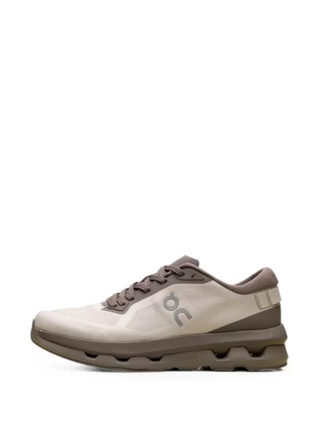 Sneakerși On
