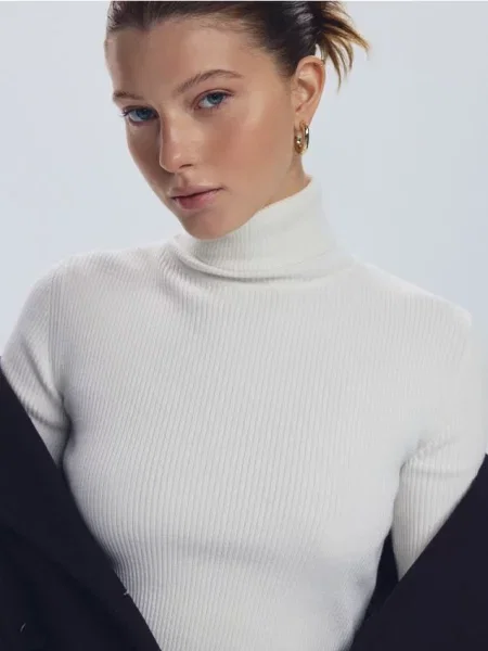 Reserved Водолазка в рубчик кремовий 