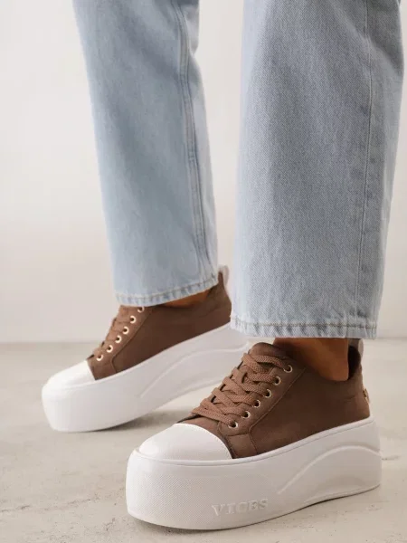 Sneakers VICES pe platformă cu aplicație metalizată și inscripție Beli închis bej