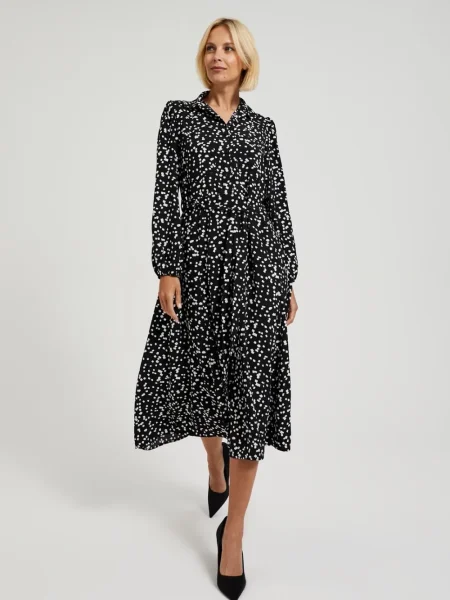 Obleka maxi obleka Moodo z dolgimi rokavi nad koleni črna