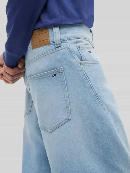 Jeansy Barrel Leg z mieszanka bawełny model ASHTON' Tommy Jeans