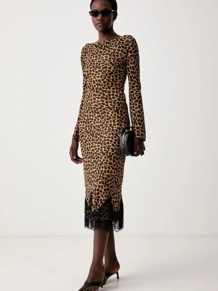 Never Fully Dressed rochie maro