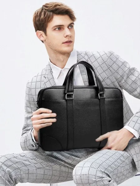 Кожаный портфель Royalbag черный
