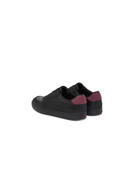 Sneakersy Guess FMFPAV černá